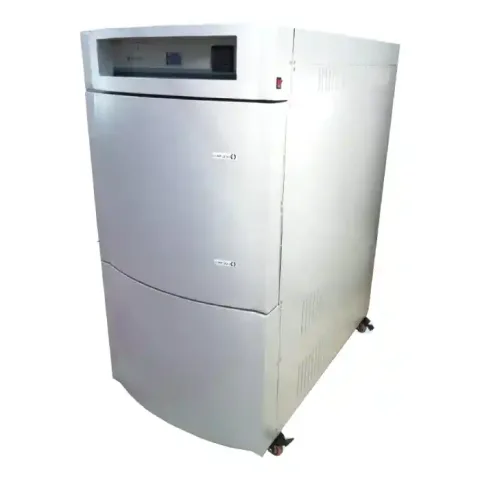 اتوکلاو ۳۰۰ لیتری بیمارستانی پری وکیوم درب برقی کاوش مگا (Kavoosh Mega)