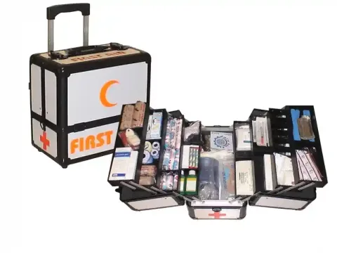جعبه کمکهای اولیه اورژانس آلومینومی با دسته تراولی و چرخ  RE03
