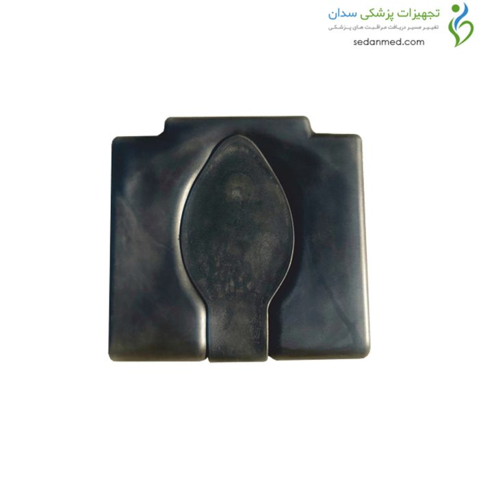 ویلچر چهار چرخ کوچک با کفی طبی ضدآب 689U