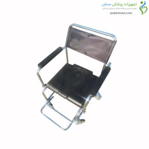 ویلچر چهار چرخ کوچک با کفی طبی ضدآب 689U